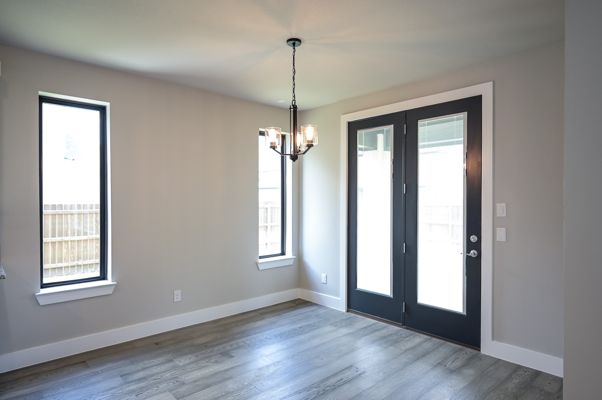 209 E Furlong