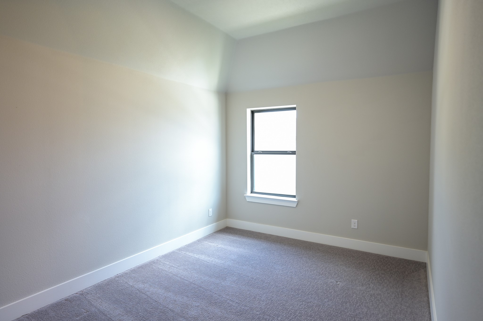 209 E Furlong