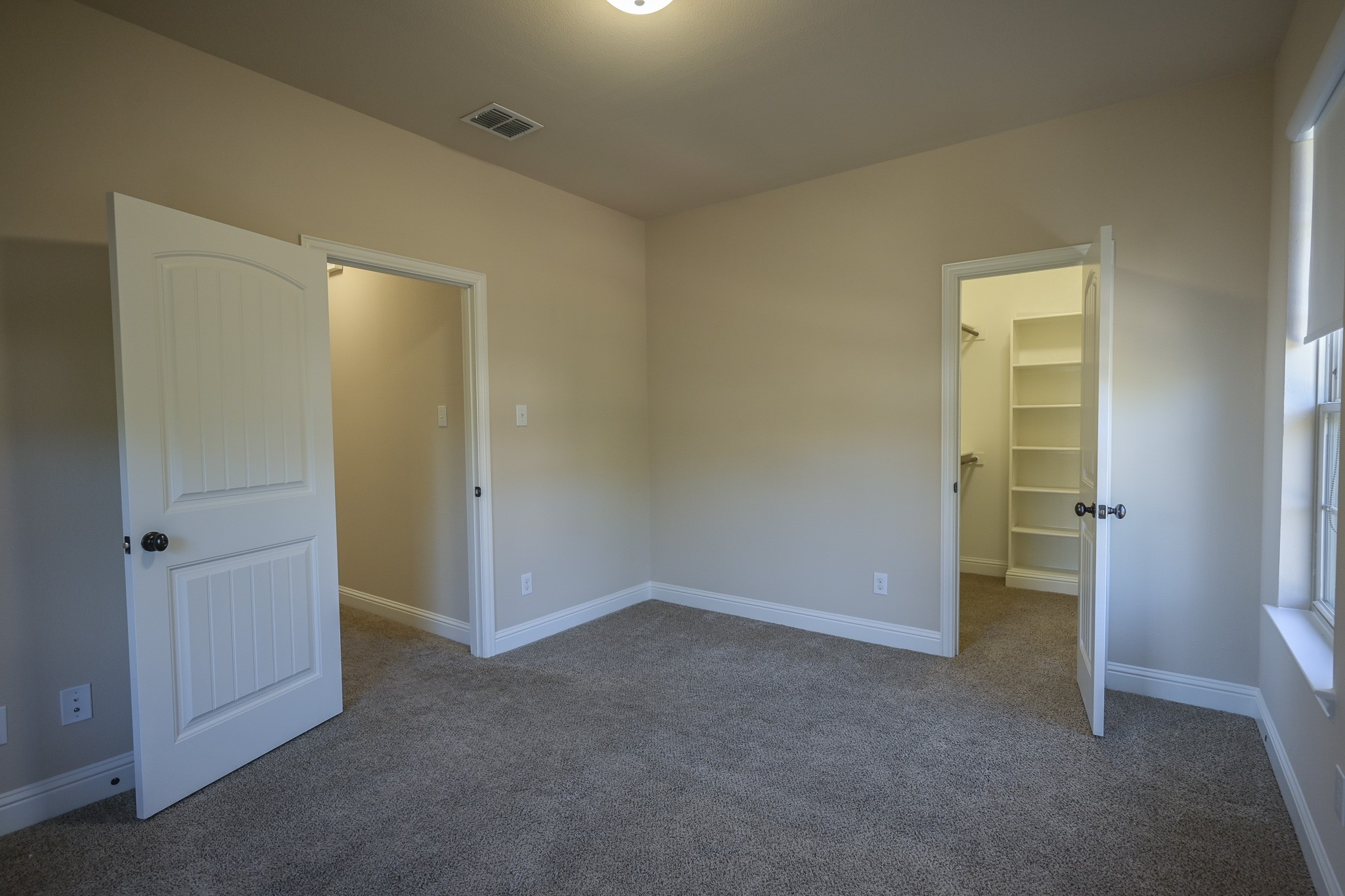 5076 Italia Lane