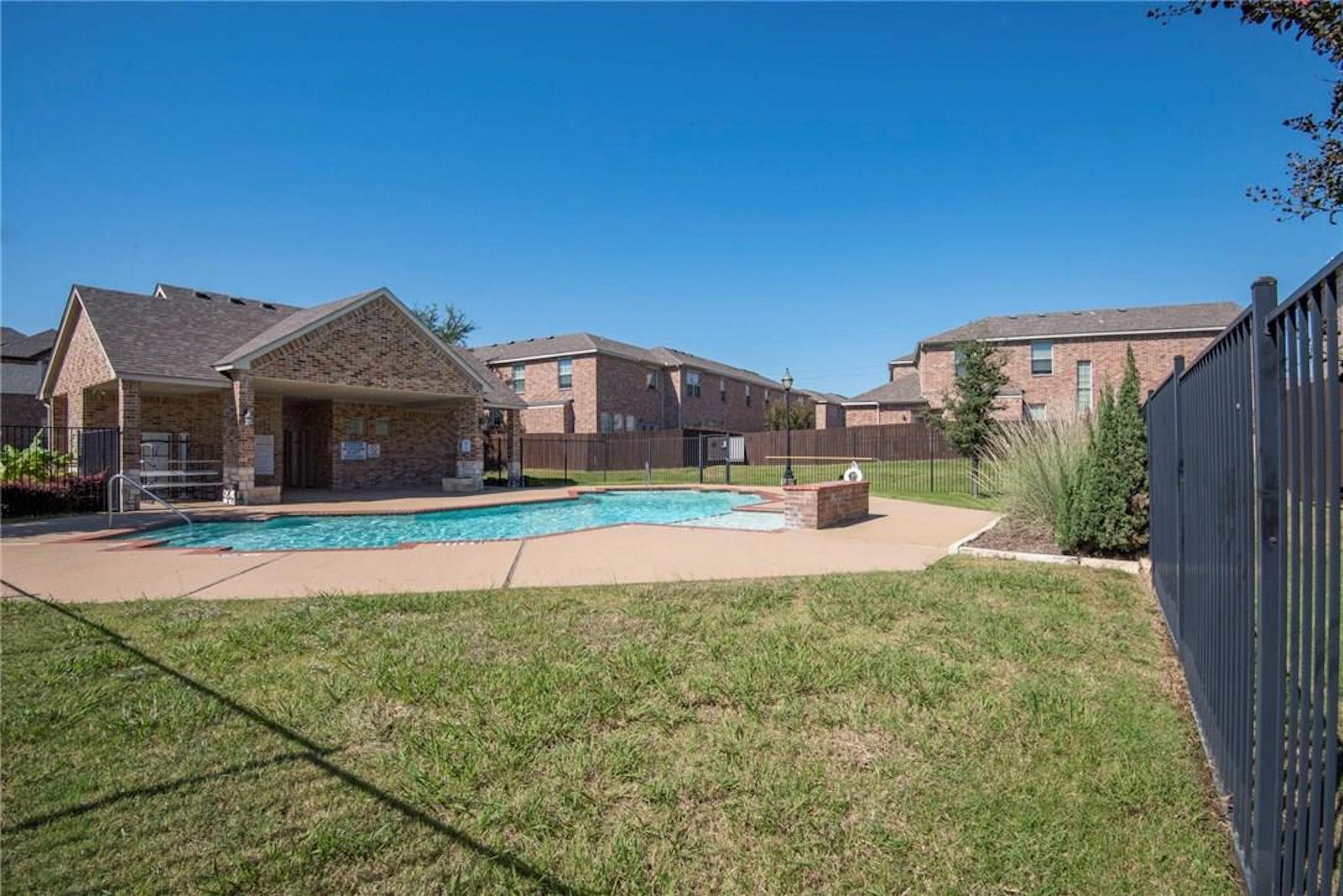 5076 Italia Lane