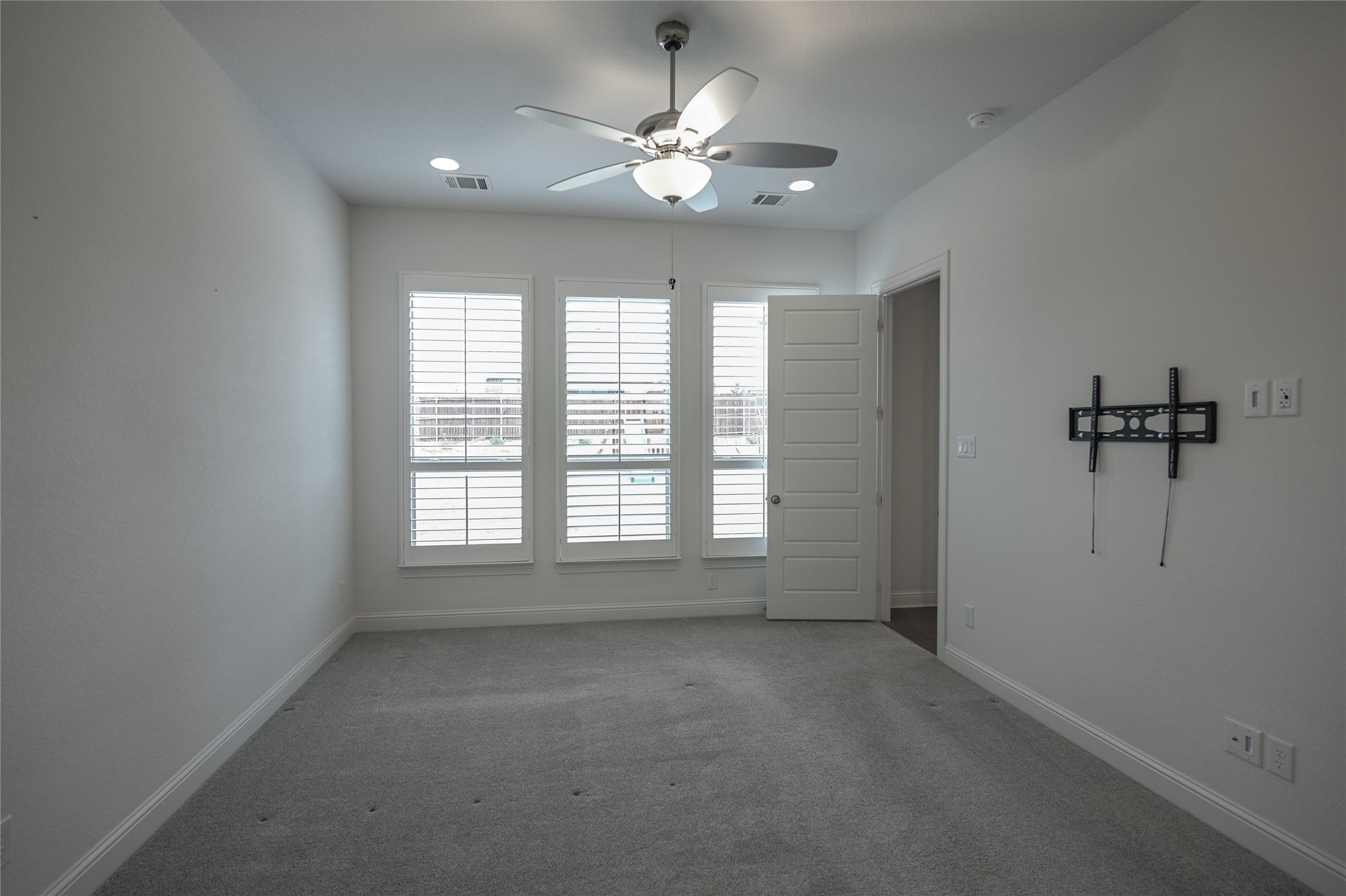 809 Deleon Drive