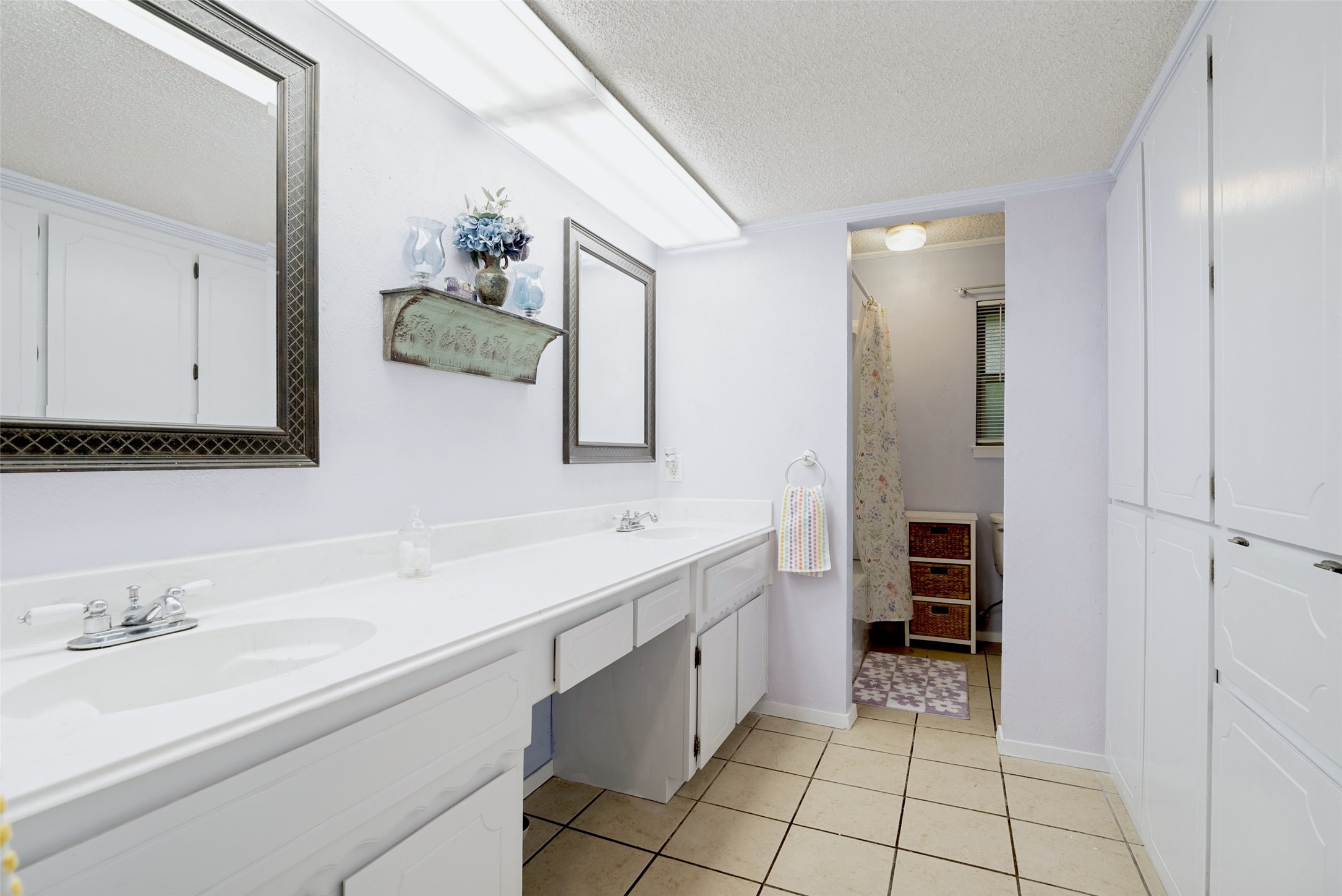 2009 Thousand Oaks Drive