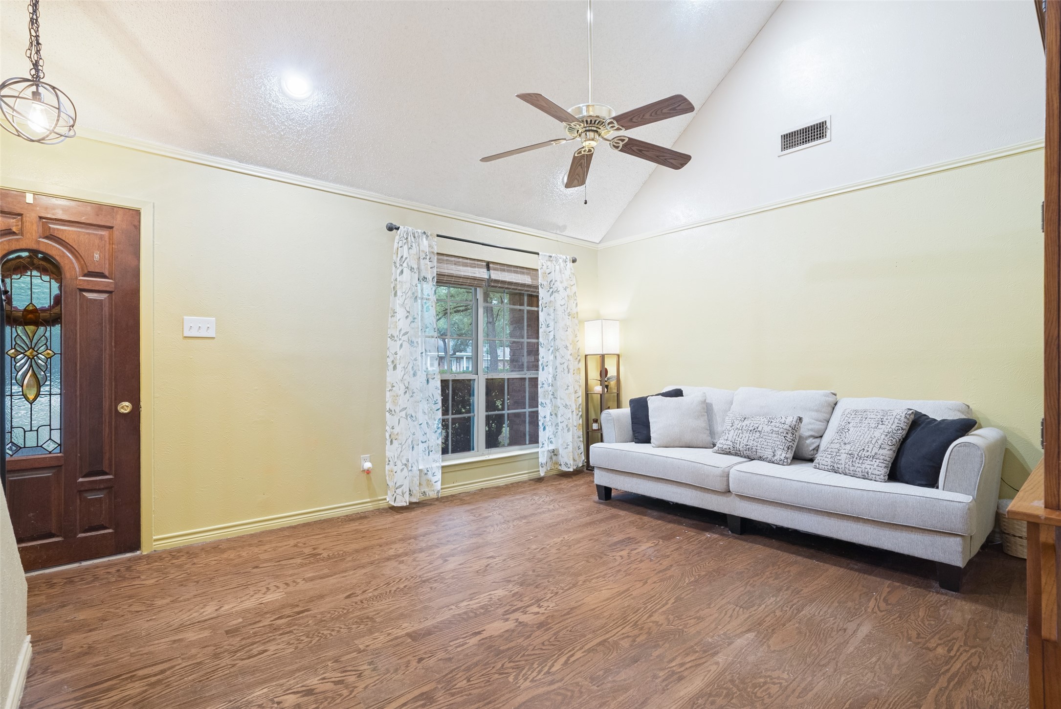 2009 Thousand Oaks Drive