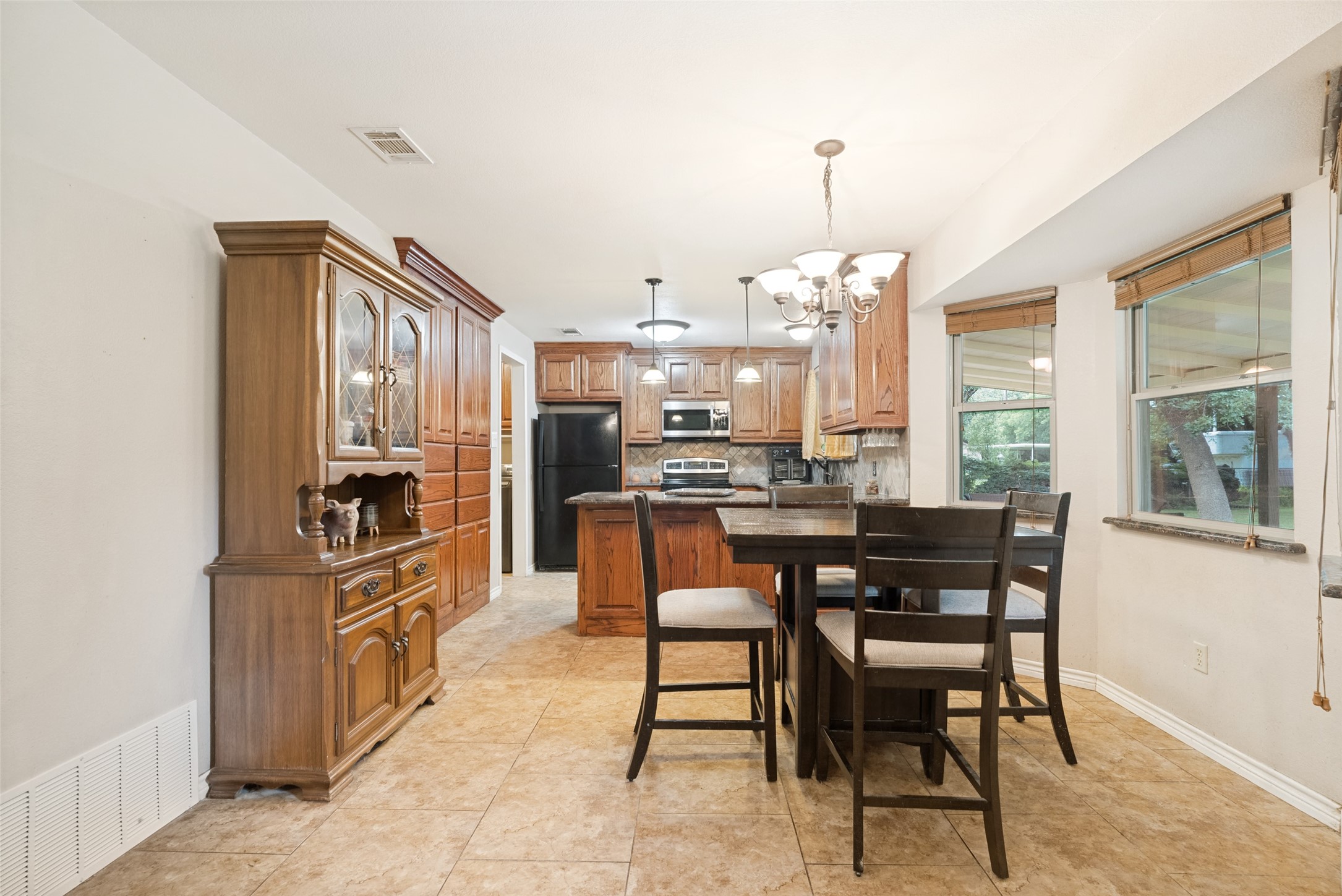 2009 Thousand Oaks Drive
