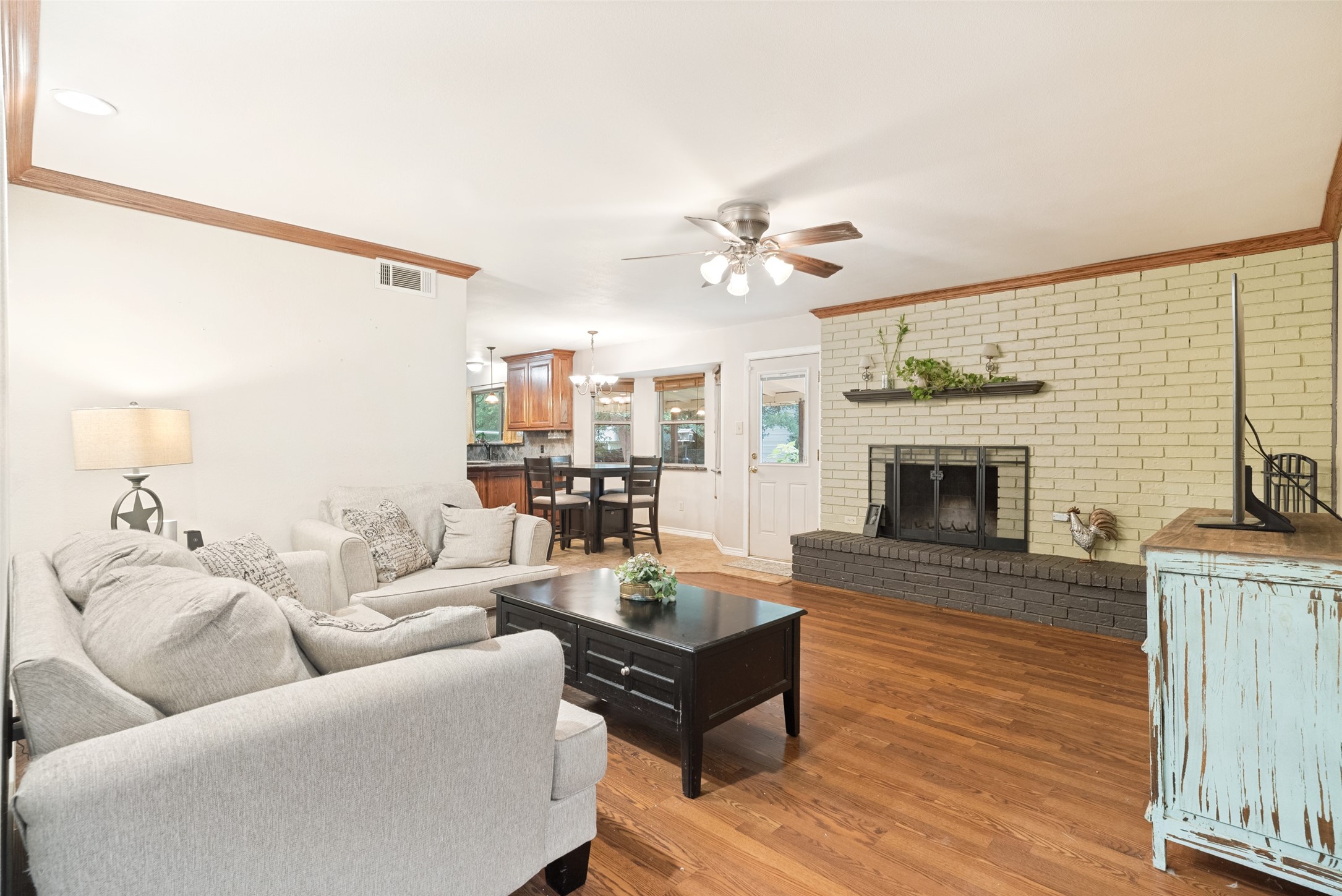 2009 Thousand Oaks Drive