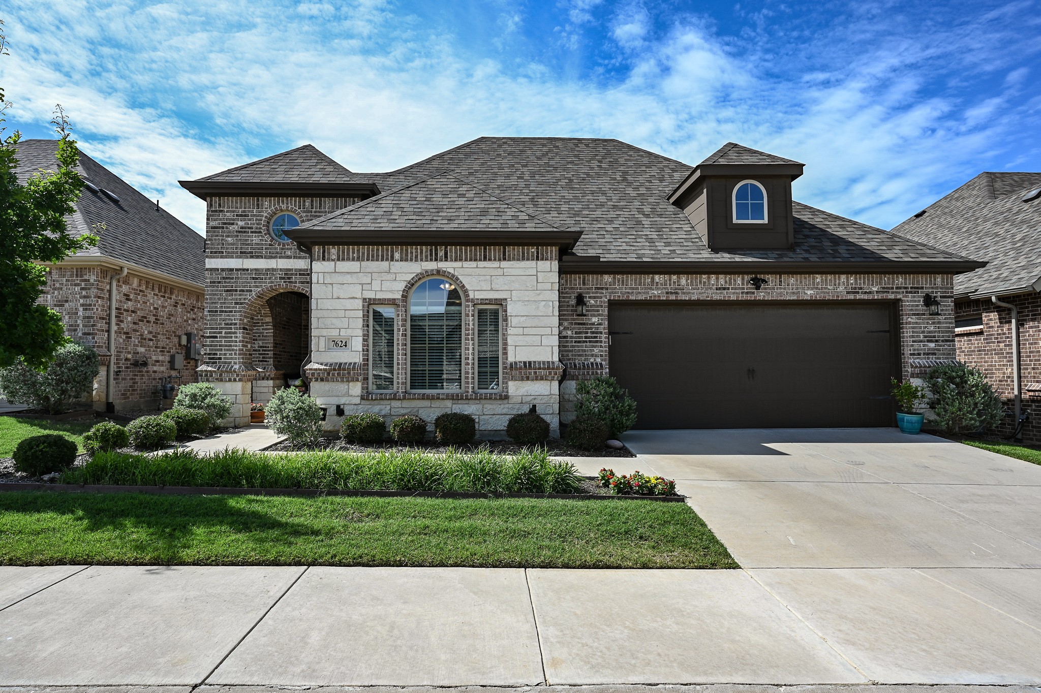 7624 Vista Bella Way