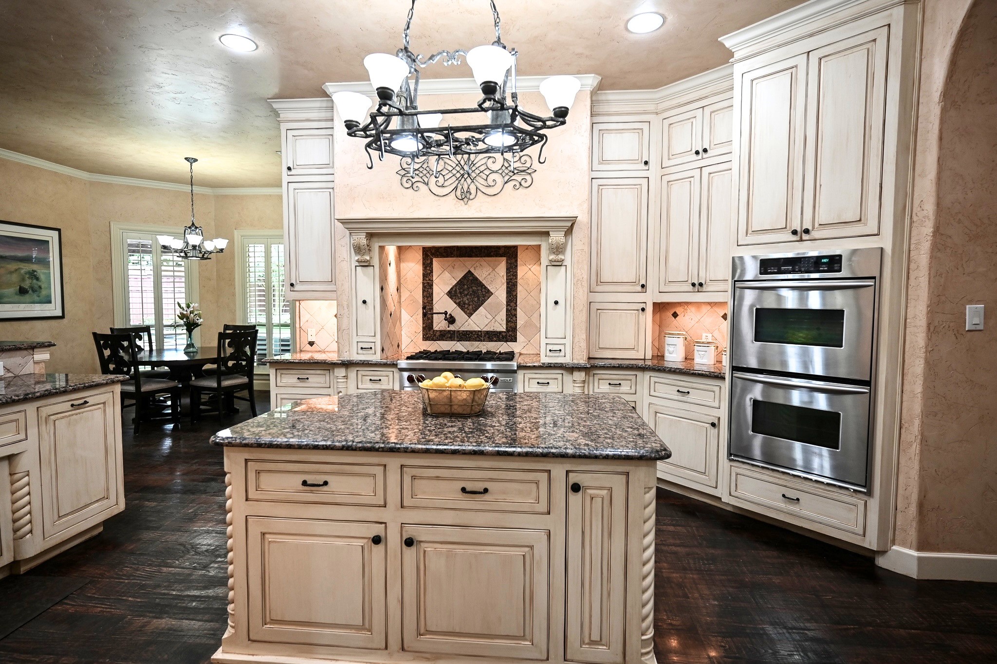 910 Belclaire Circle