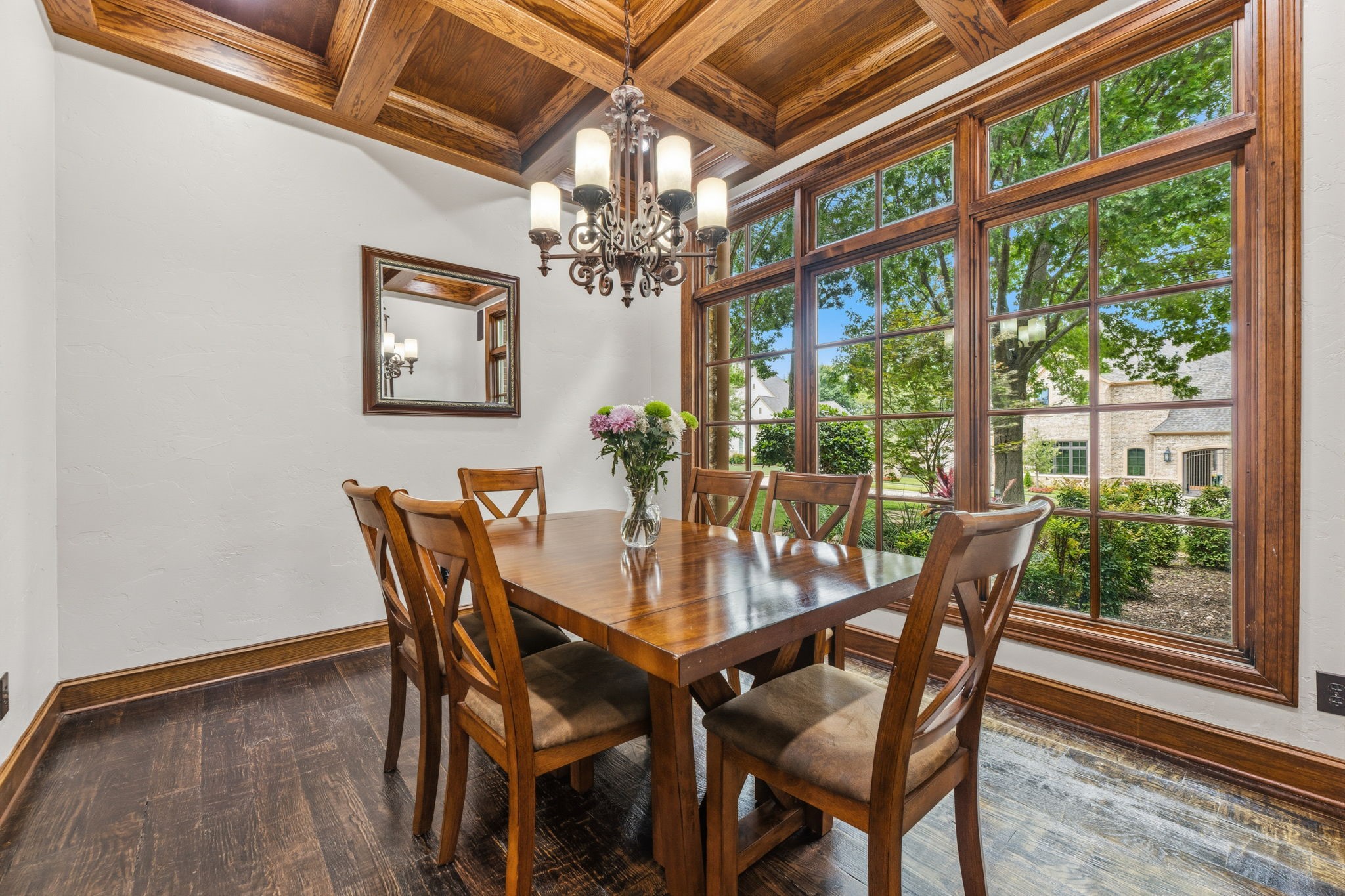 910 Belclaire Circle