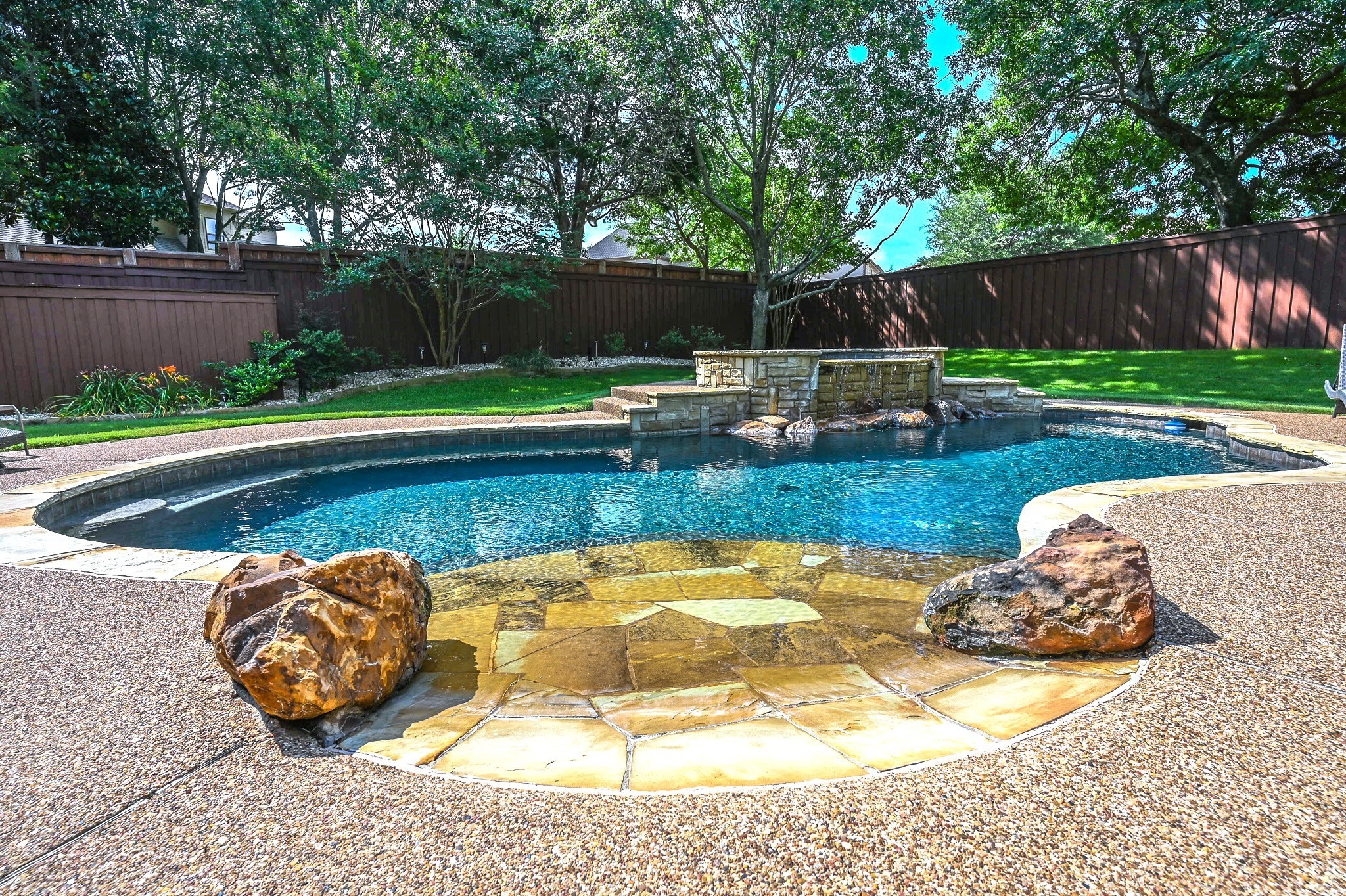 910 Belclaire Circle