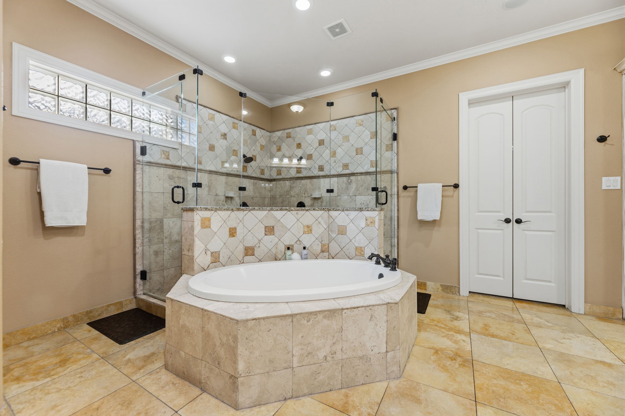 910 Belclaire Circle