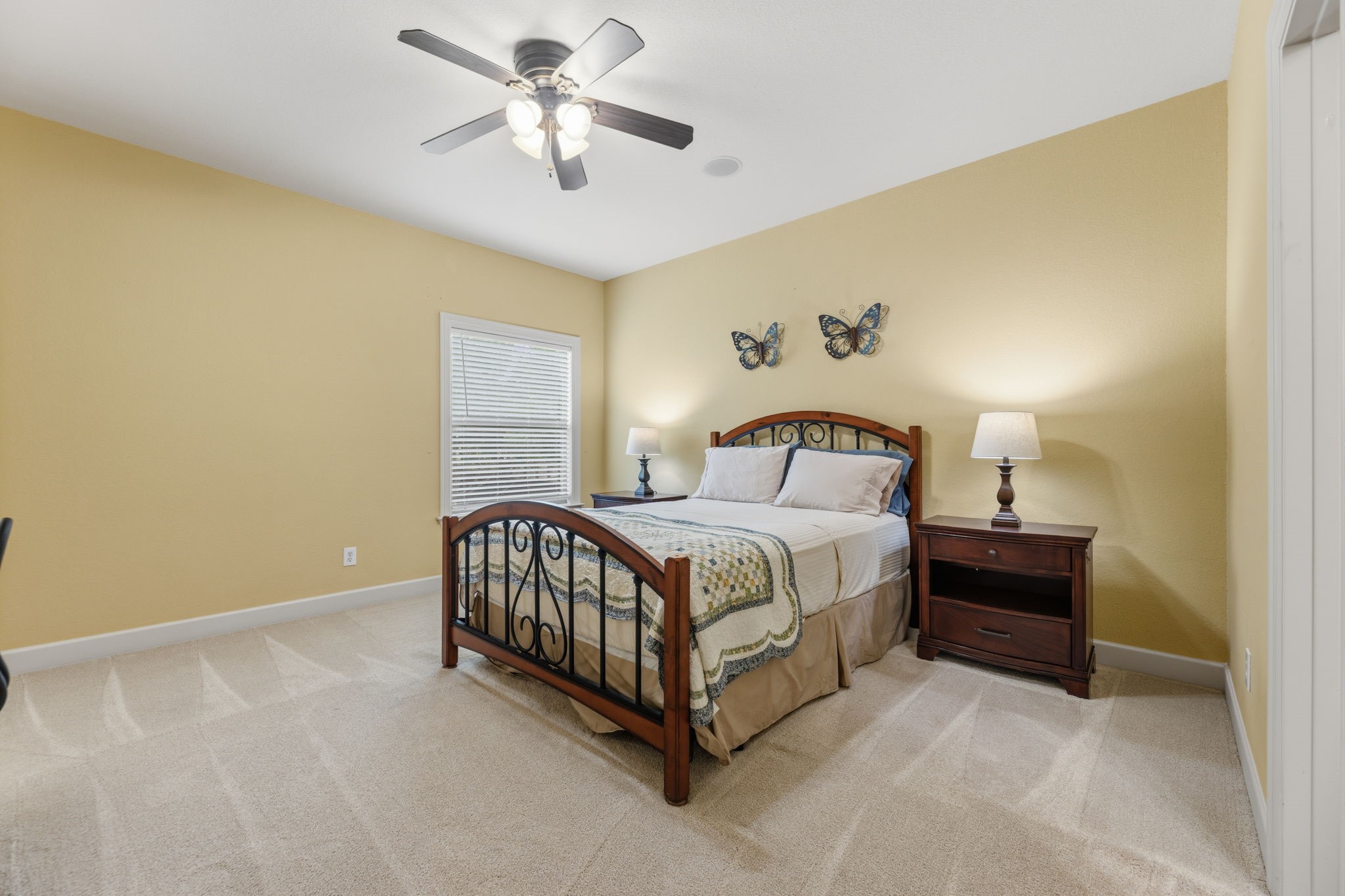910 Belclaire Circle