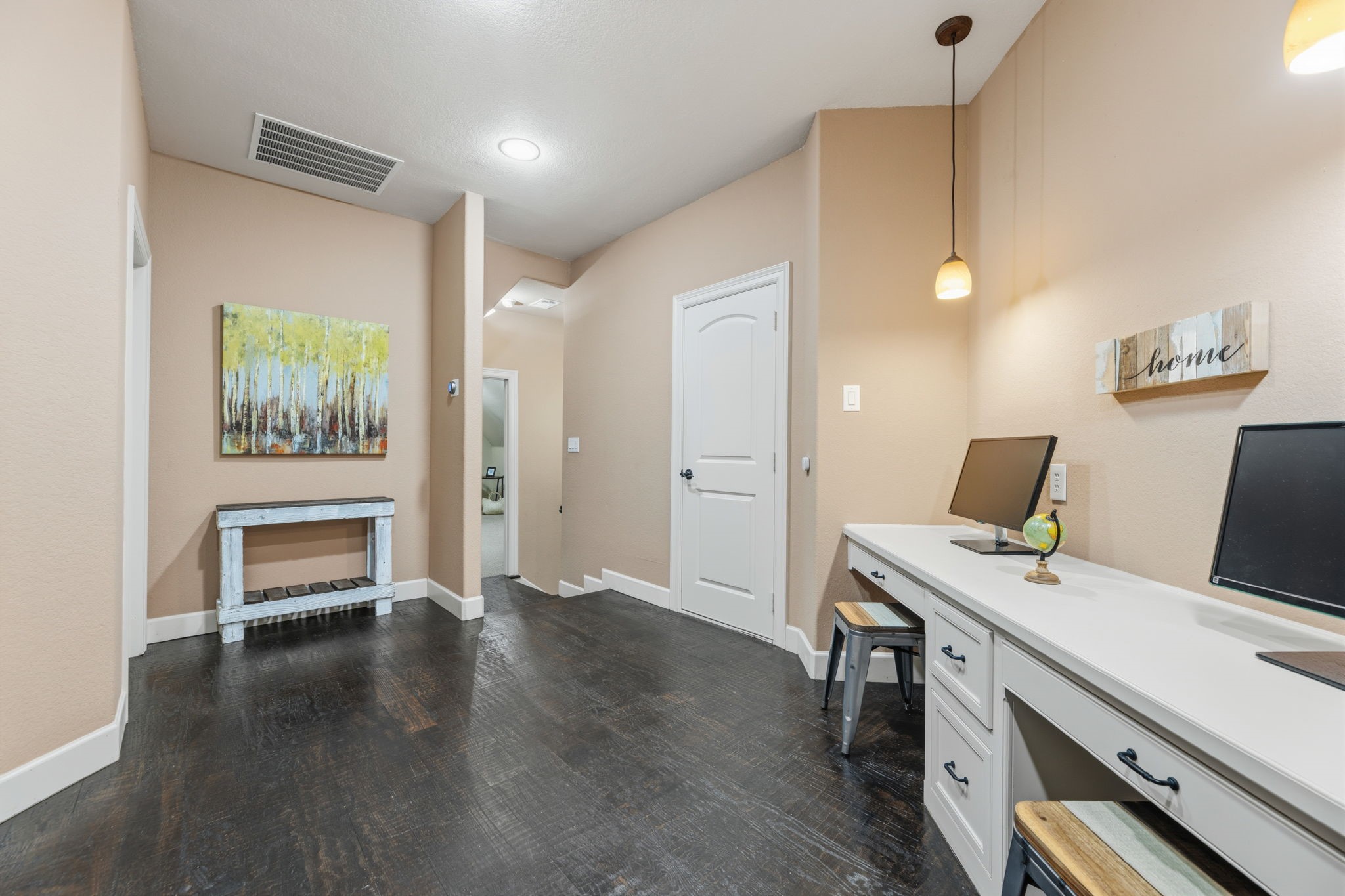 910 Belclaire Circle
