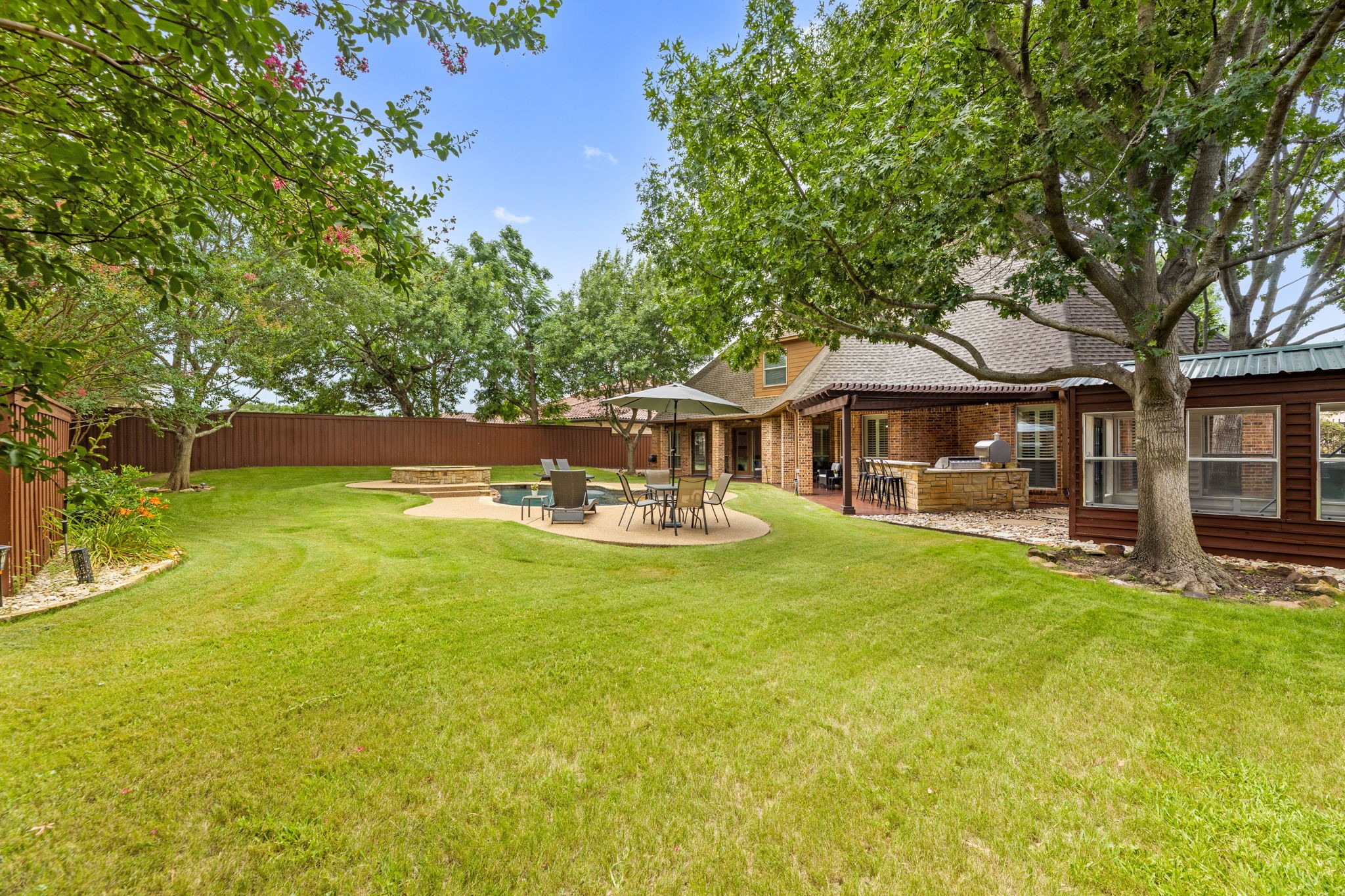 910 Belclaire Circle
