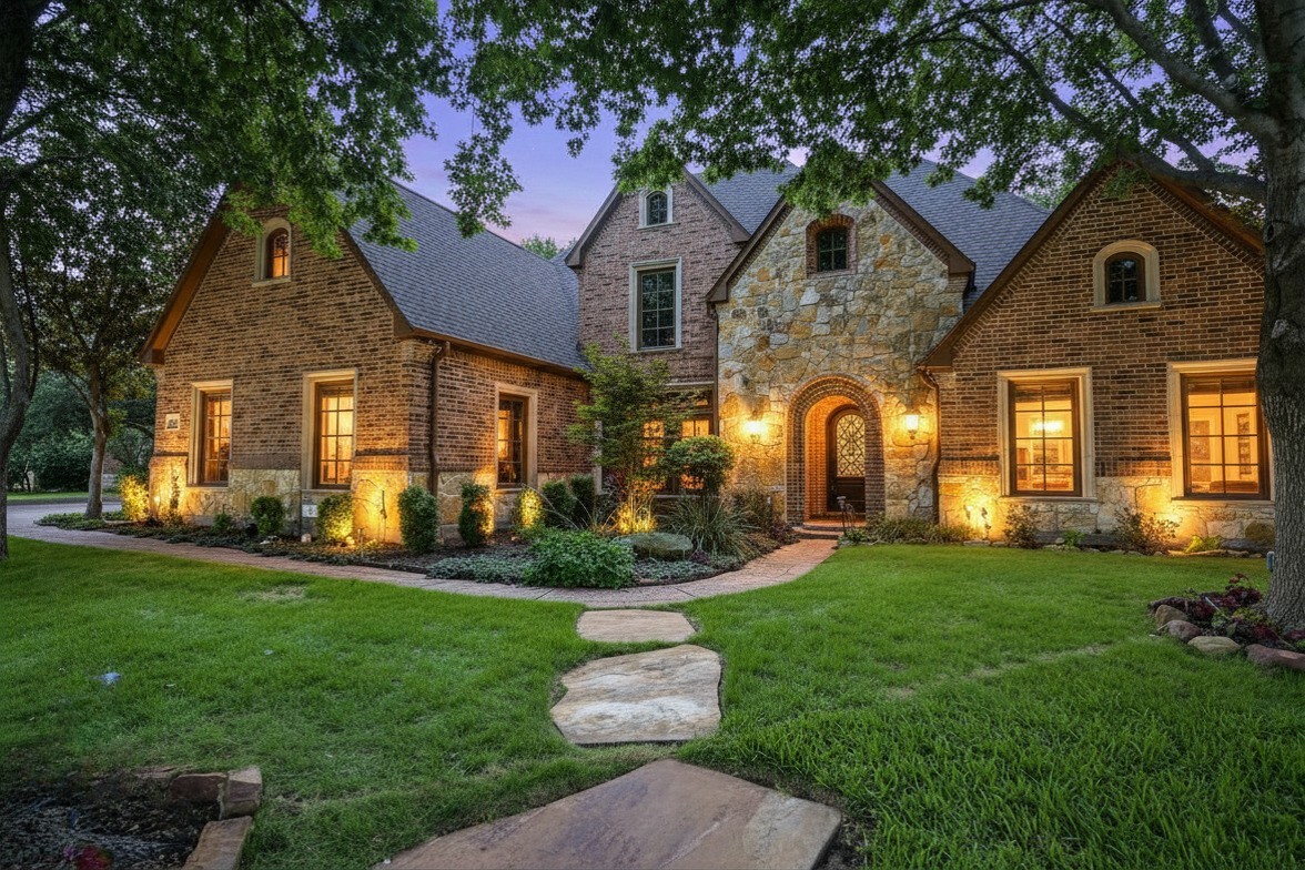 910 Belclaire Circle