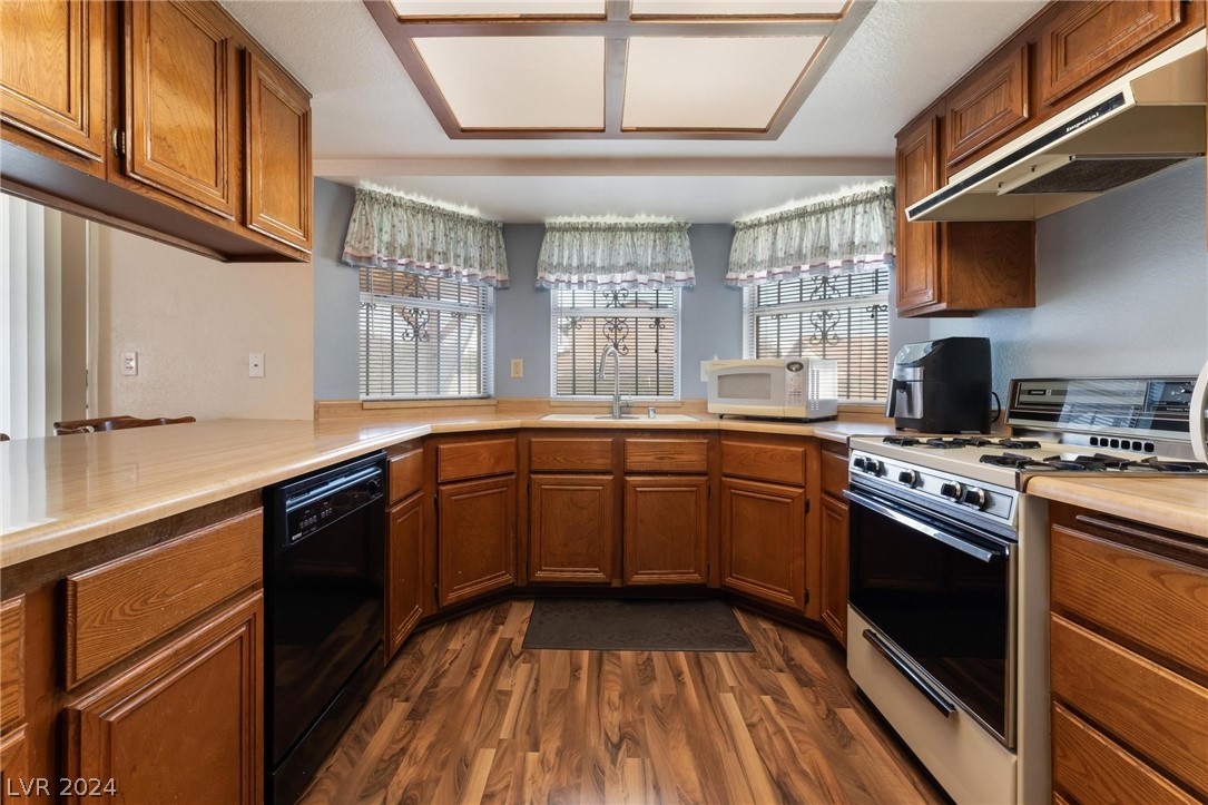 971 Looking Glass Lane