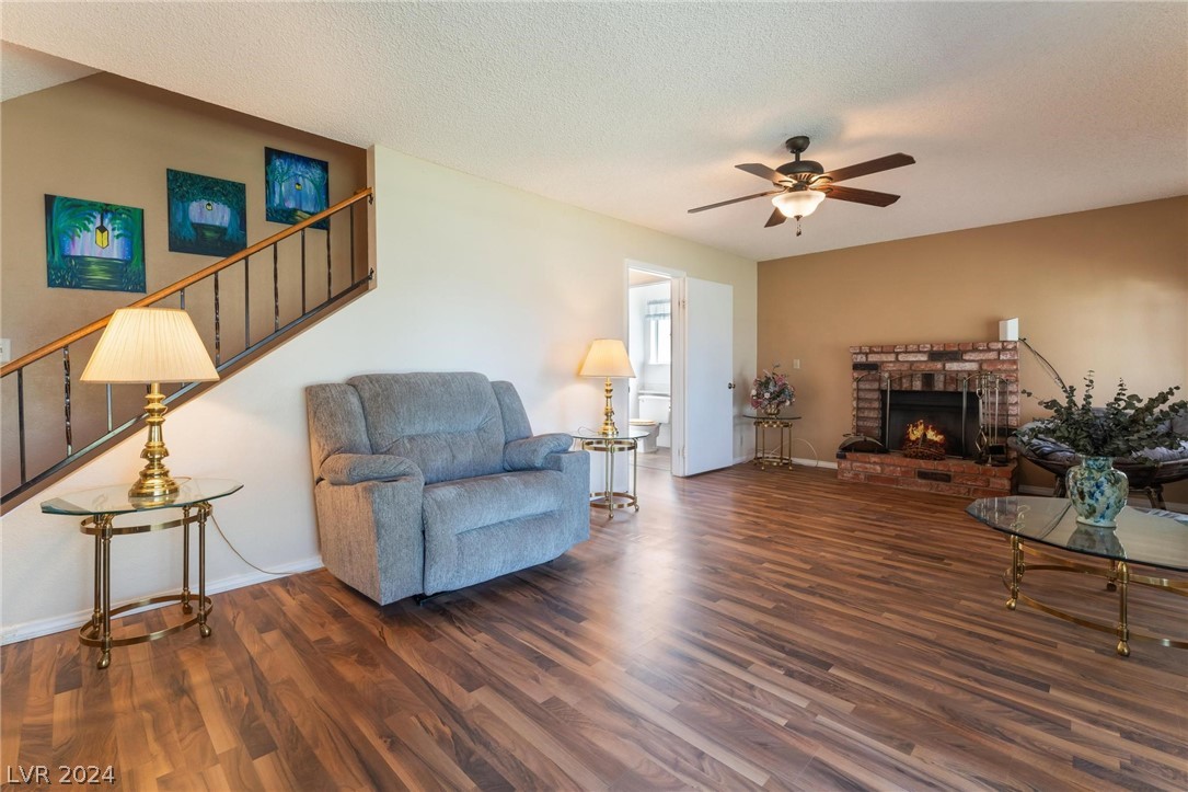 971 Looking Glass Lane