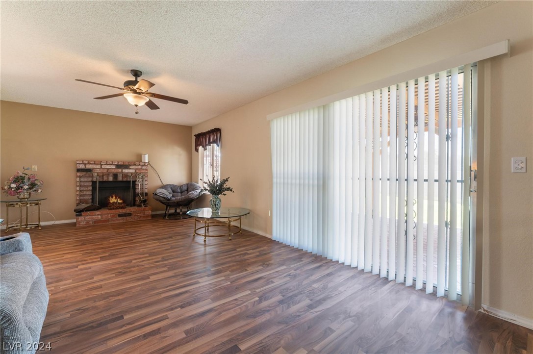 971 Looking Glass Lane