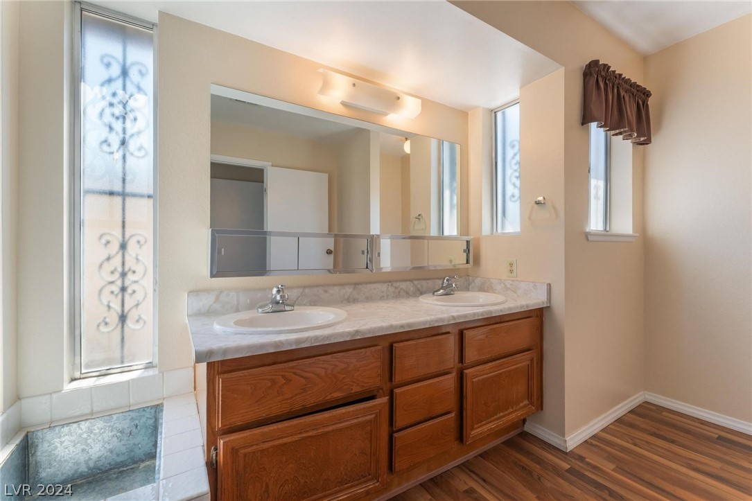 971 Looking Glass Lane