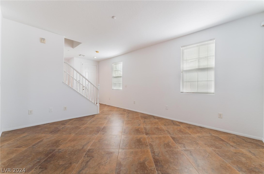 330 Kensington Palace Avenue 101