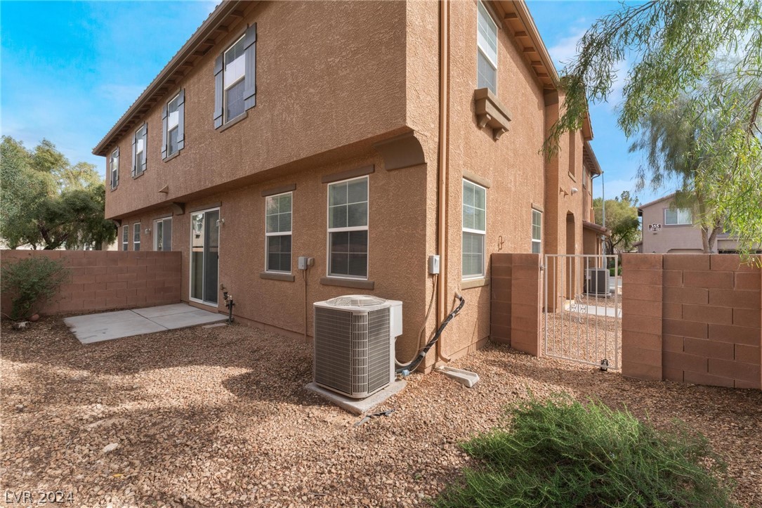 330 Kensington Palace Avenue 101