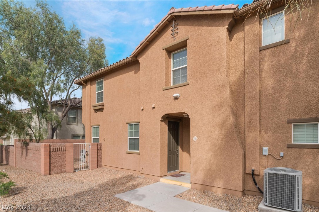 330 Kensington Palace Avenue 101