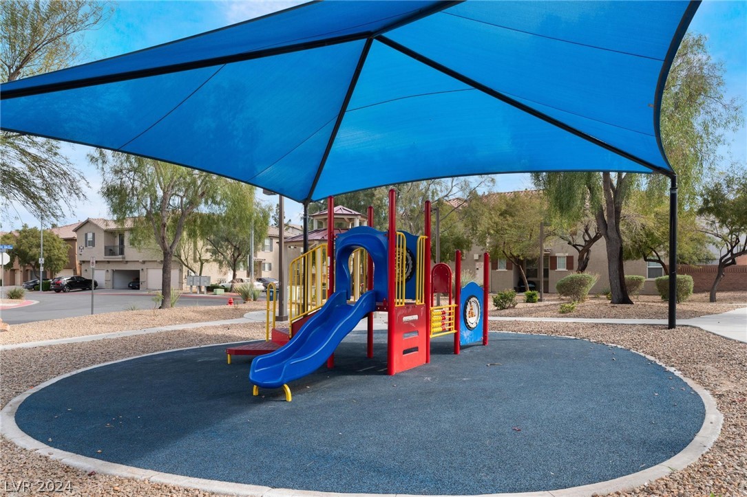 330 Kensington Palace Avenue 101