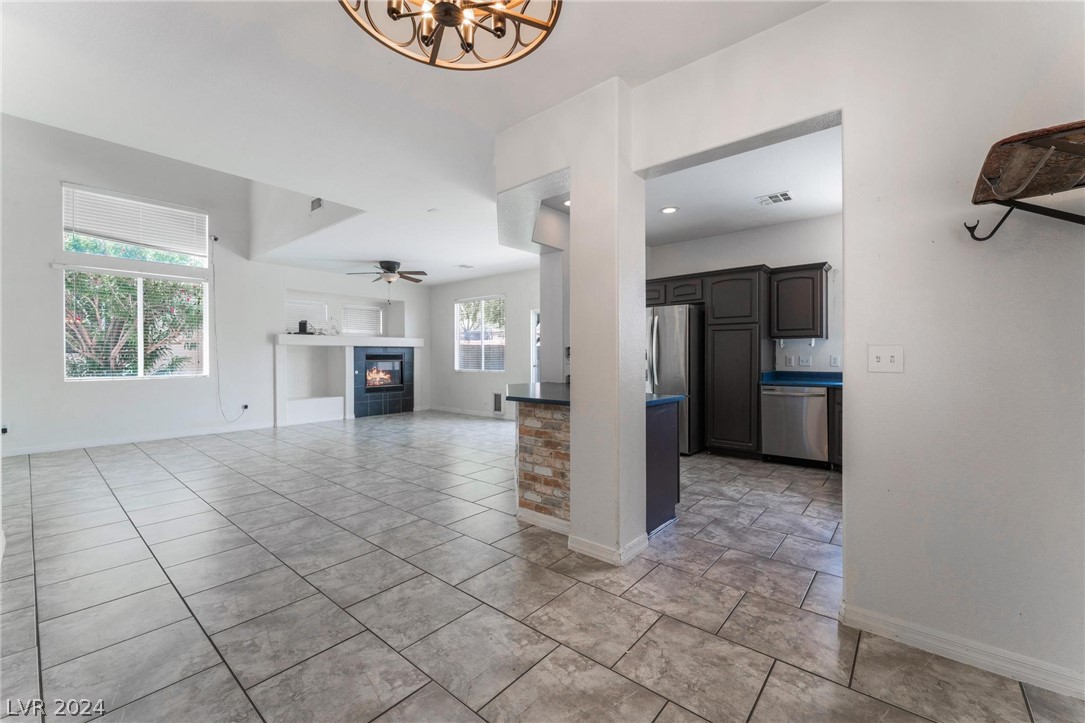 8908 Tumblewood Avenue