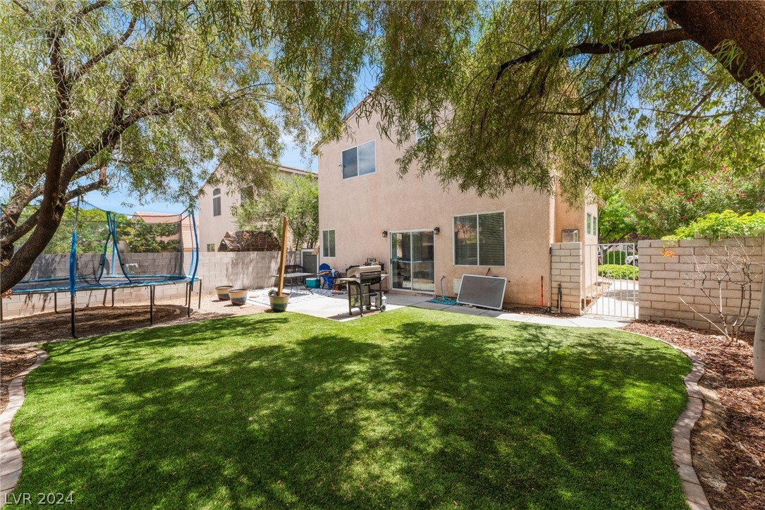 8908 Tumblewood Avenue