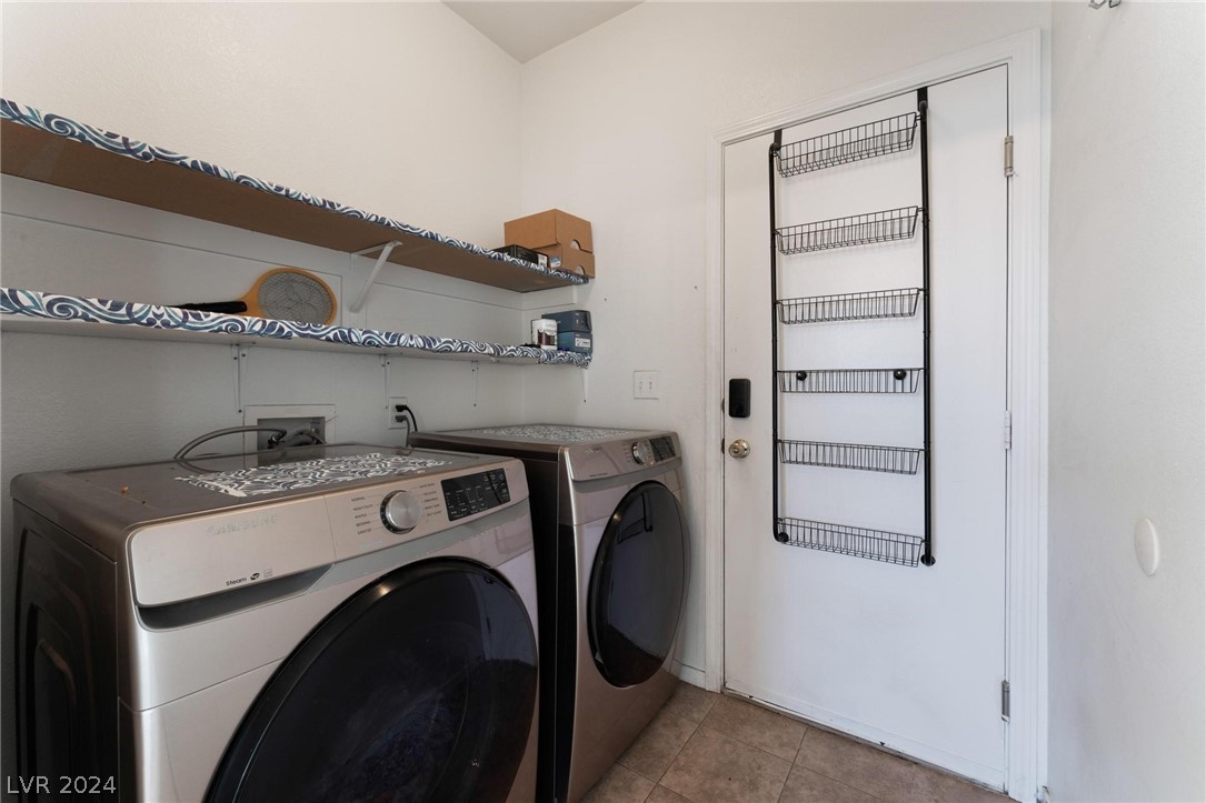 8908 Tumblewood Avenue