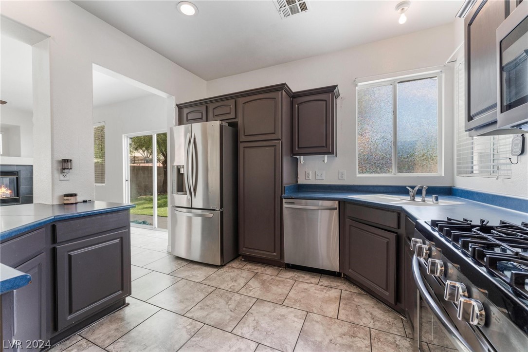 8908 Tumblewood Avenue