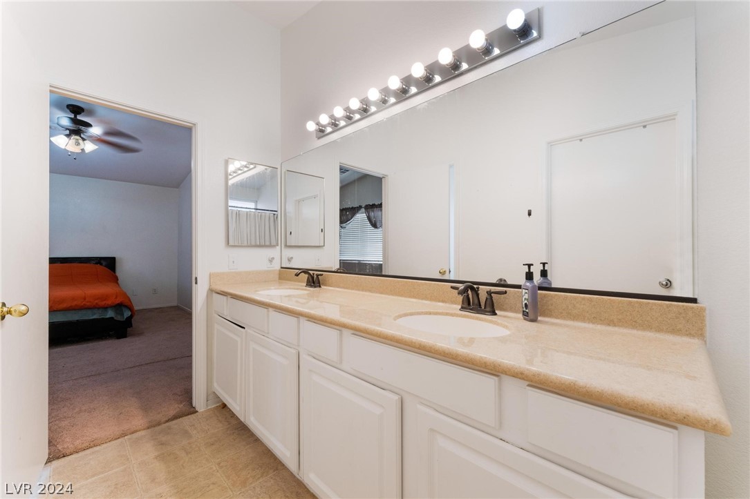 8908 Tumblewood Avenue