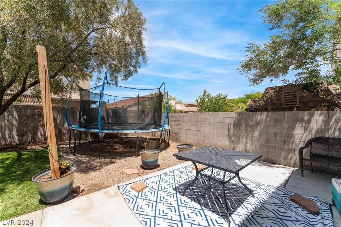 8908 Tumblewood Avenue