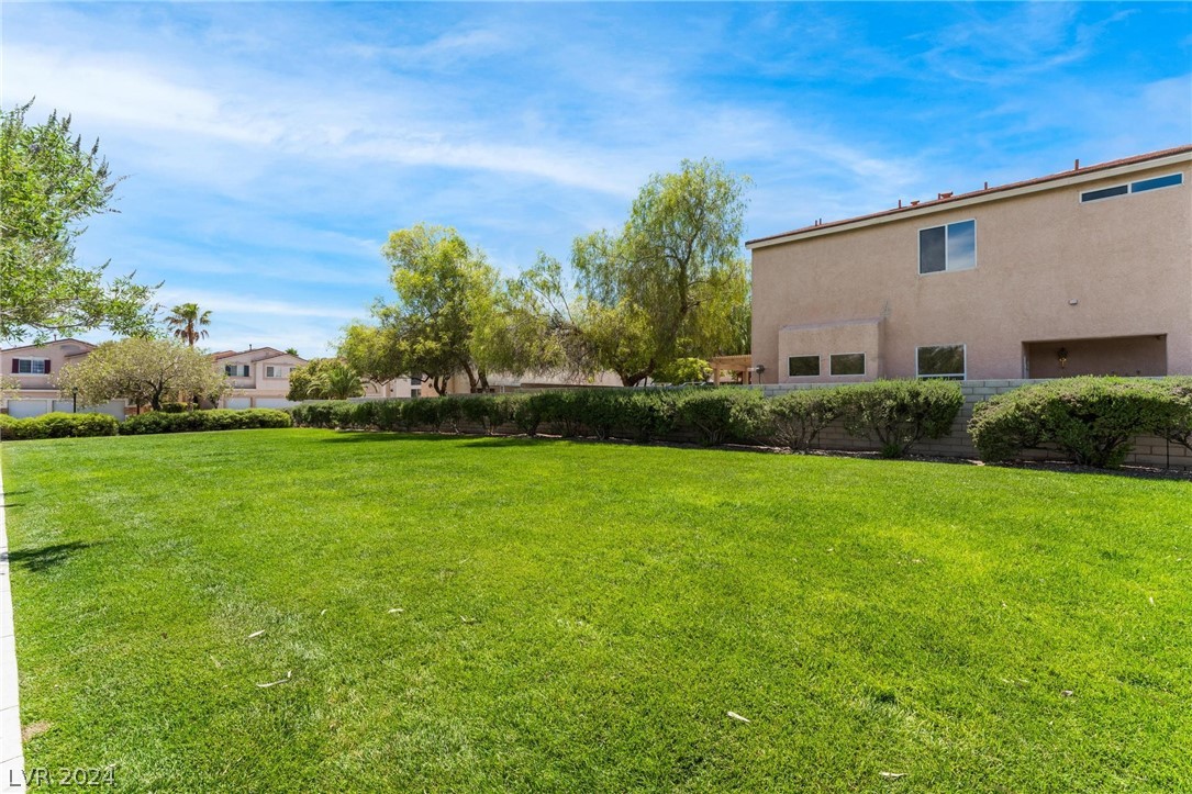 8908 Tumblewood Avenue