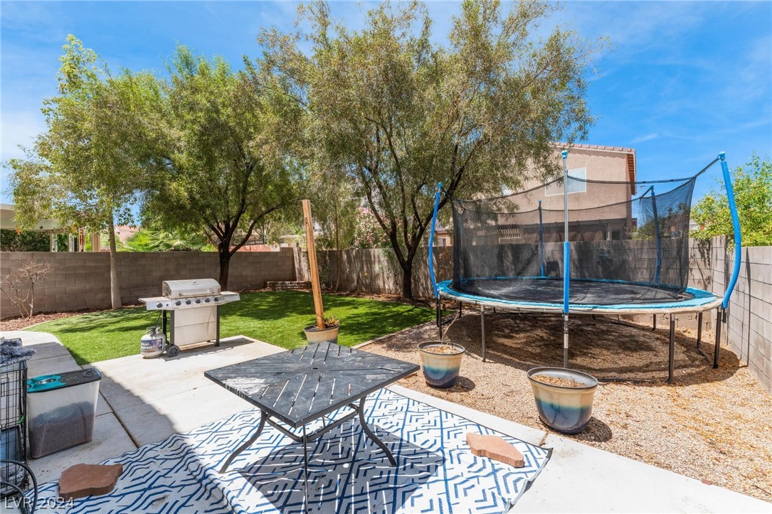 8908 Tumblewood Avenue