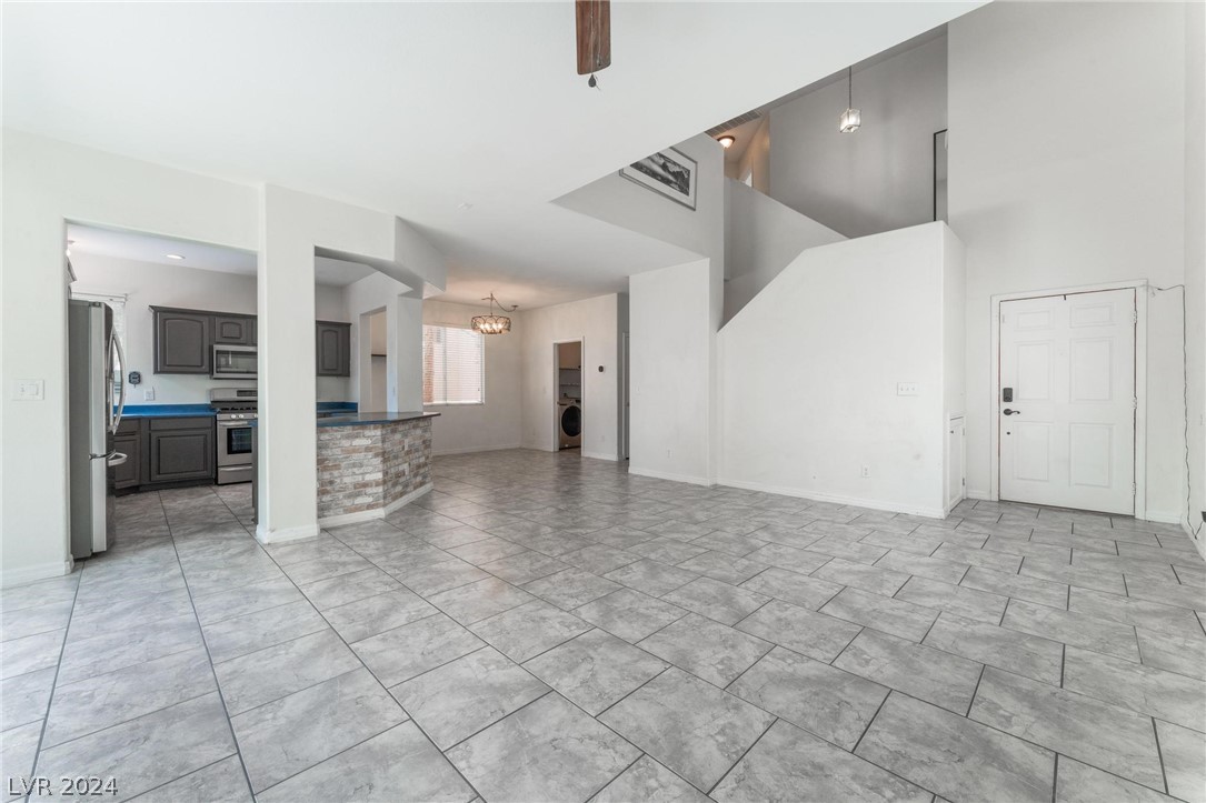 8908 Tumblewood Avenue