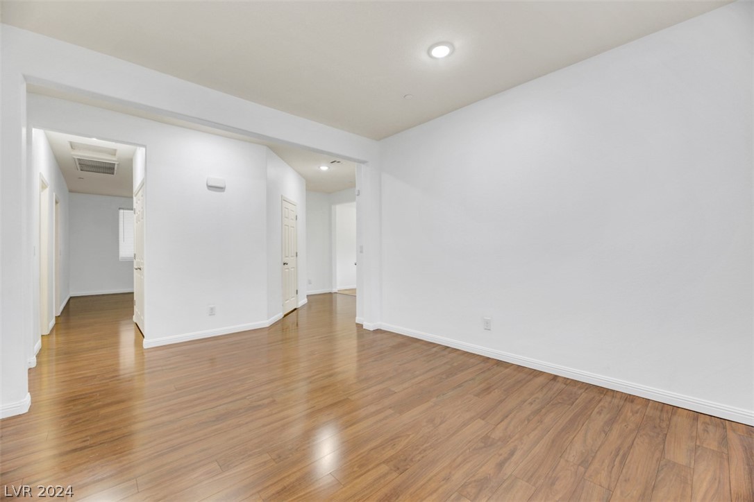 1172 Evergreen Cove Street