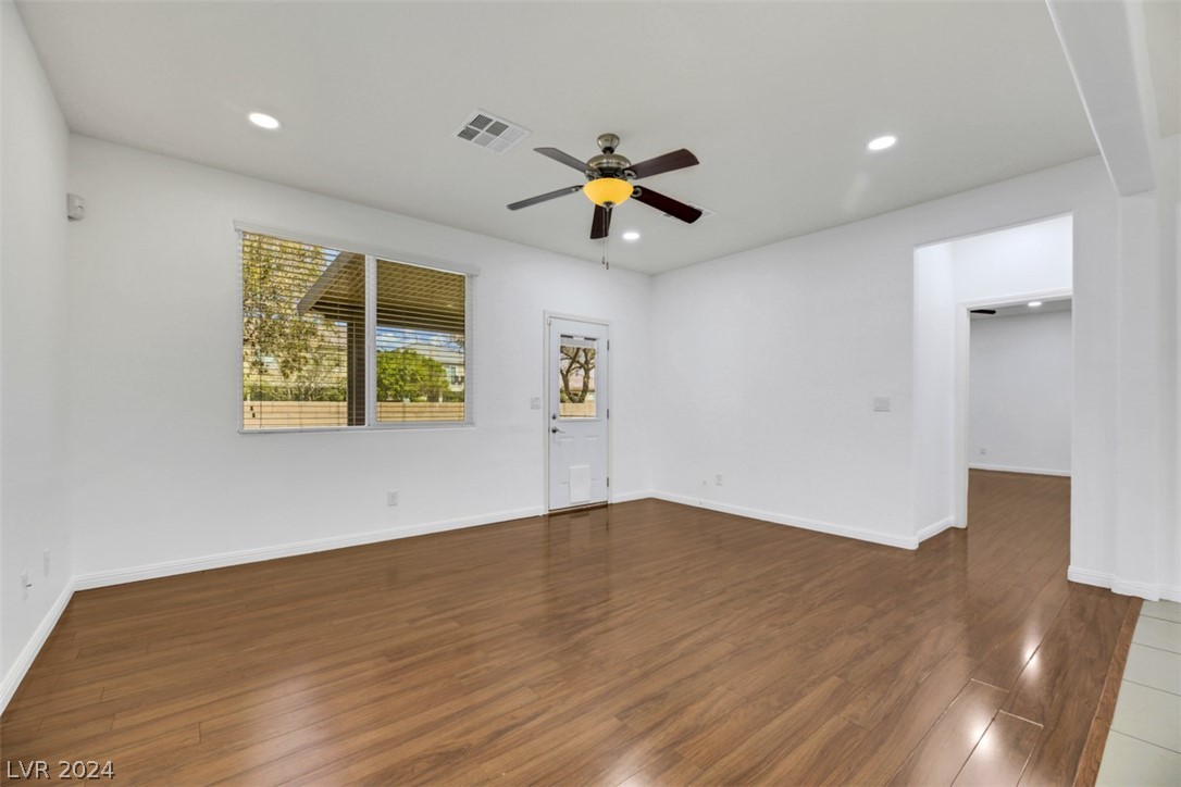 1172 Evergreen Cove Street