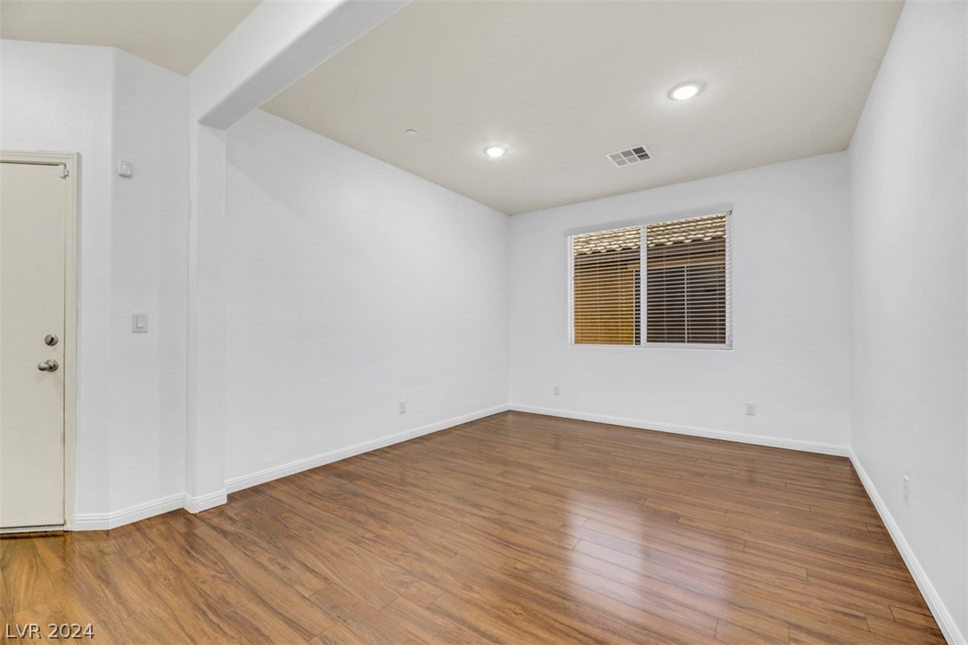 1172 Evergreen Cove Street