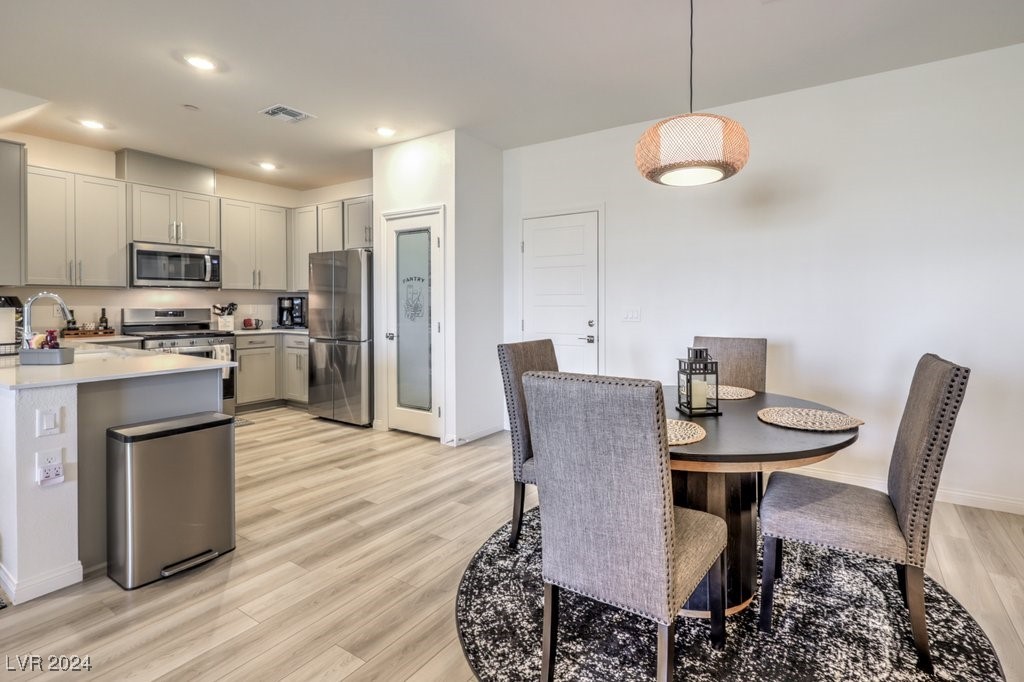 3437 Costa Caparica Lane