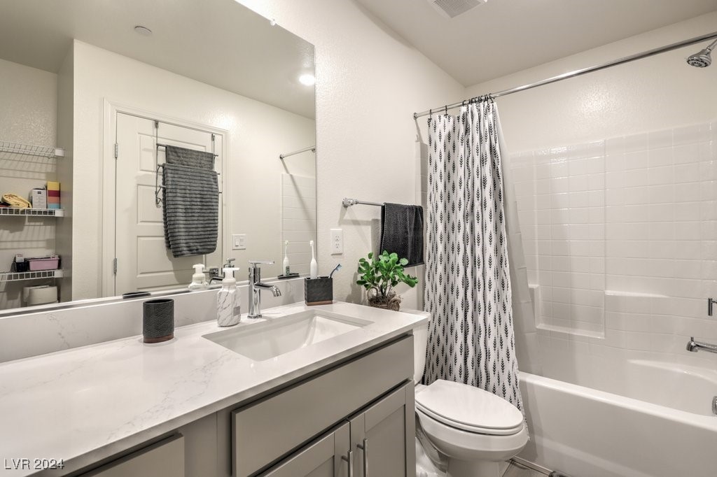 3437 Costa Caparica Lane