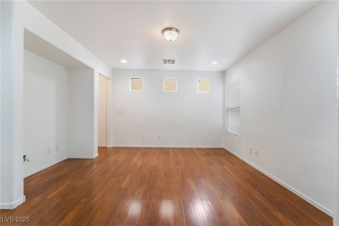 9132 Pearl Cotton Avenue