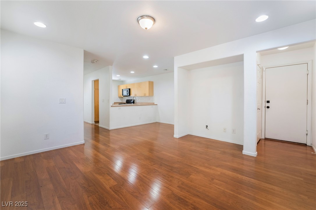 9132 Pearl Cotton Avenue