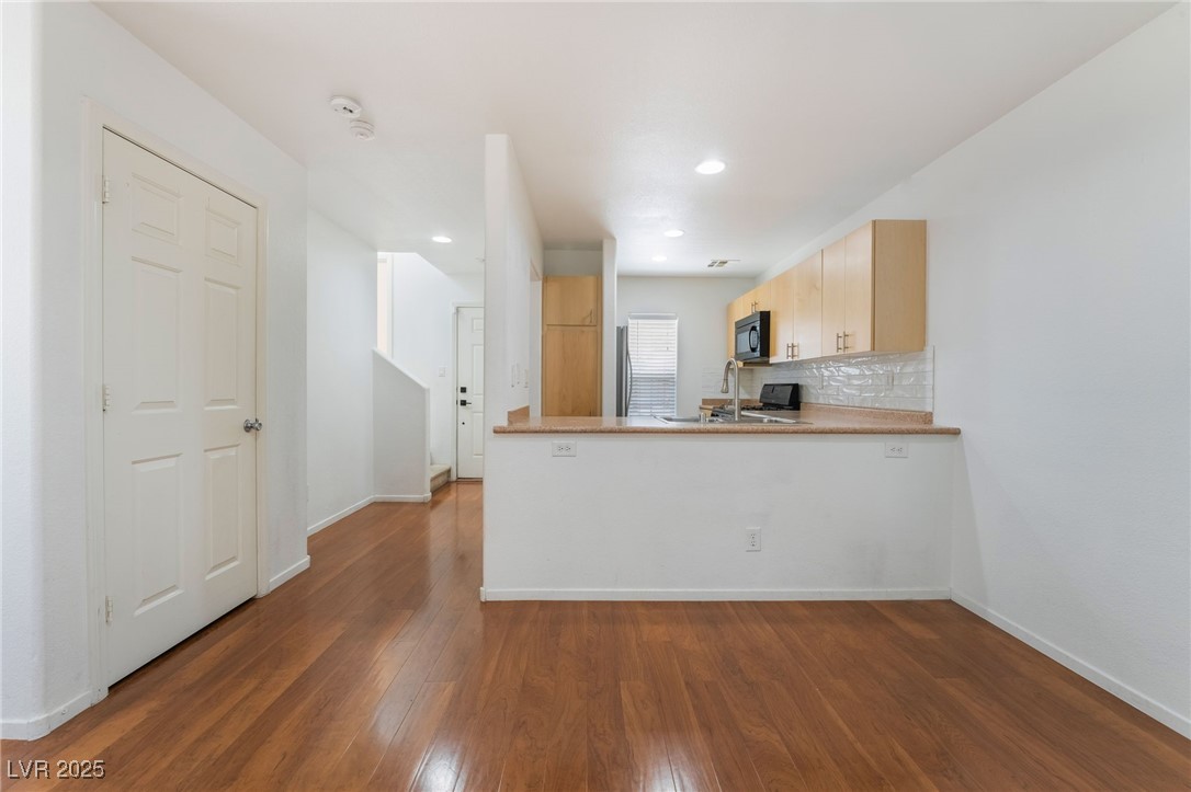 9132 Pearl Cotton Avenue