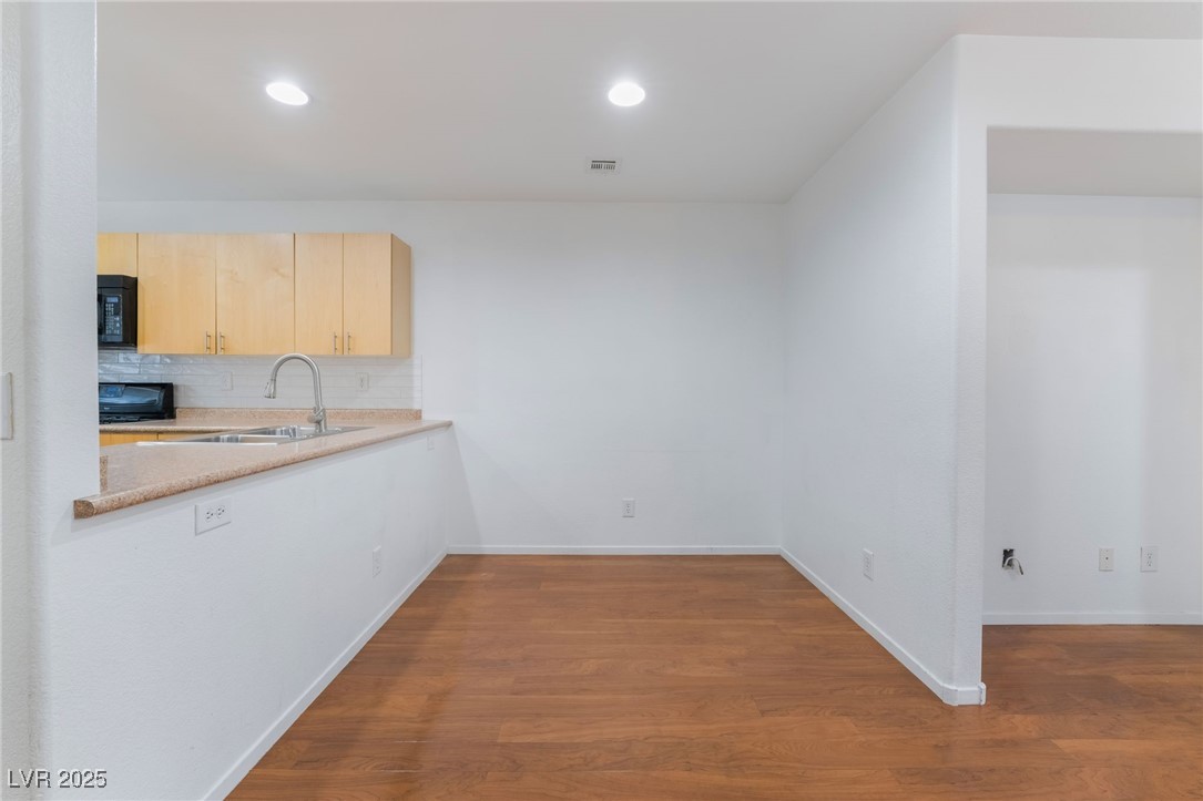 9132 Pearl Cotton Avenue