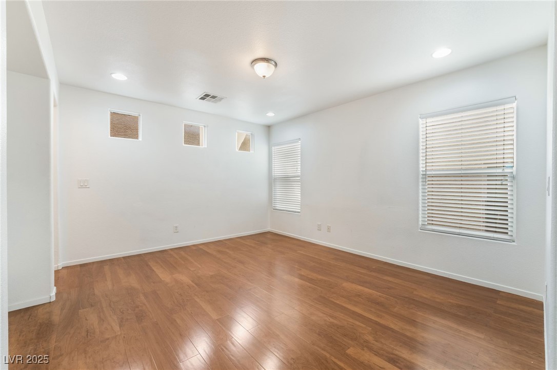 9132 Pearl Cotton Avenue