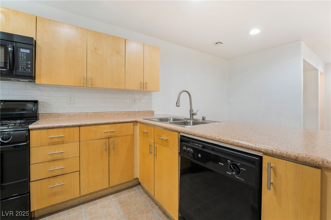 9132 Pearl Cotton Avenue