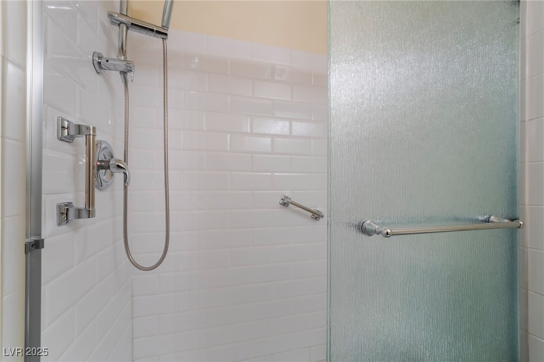 2422 Paradise Village Way