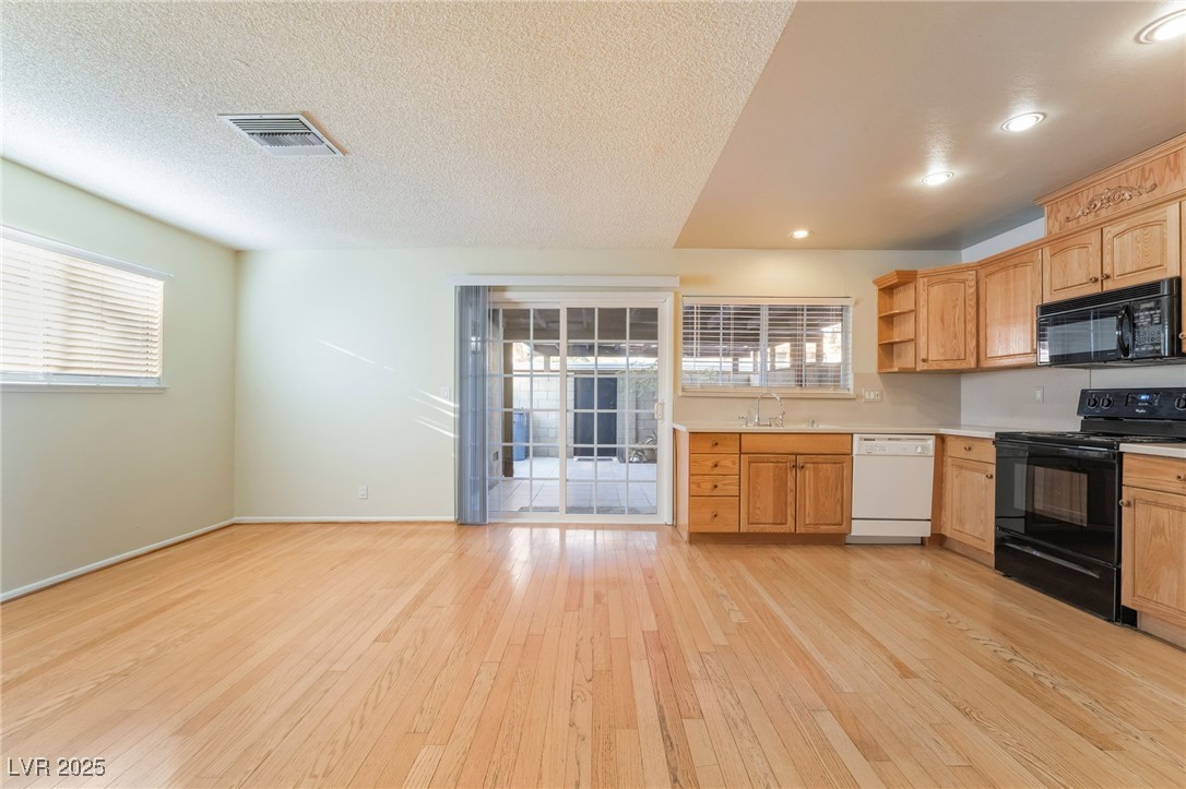 2422 Paradise Village Way