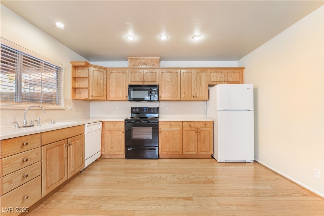 2422 Paradise Village Way