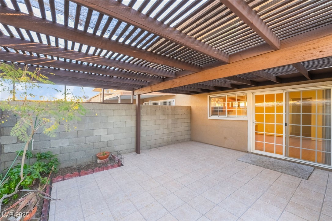 2422 Paradise Village Way